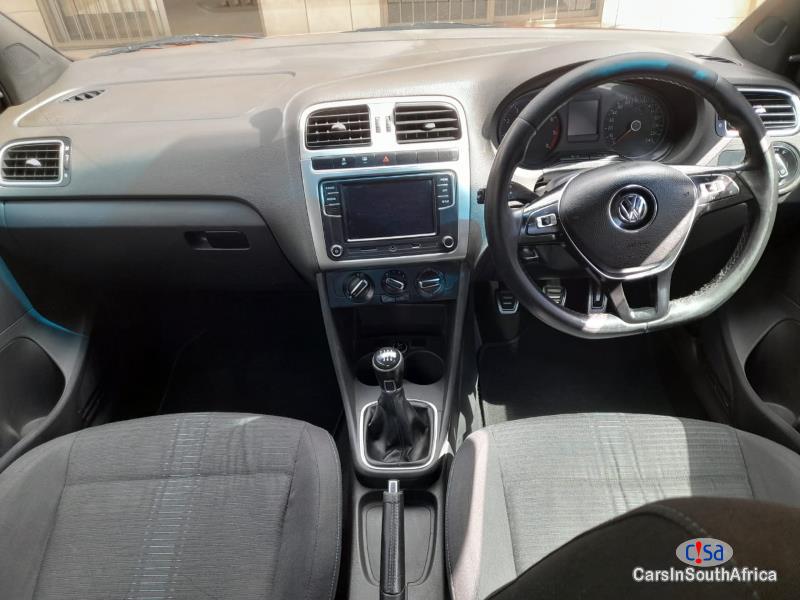 Volkswagen Polo Vivo Hatch 1.0 TSI Manual 2018 - image 5