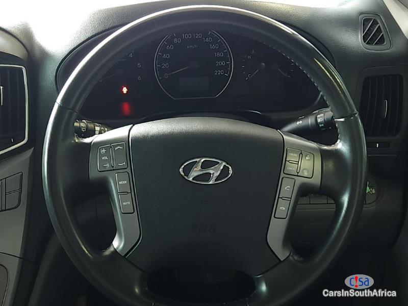 Hyundai H-1 CRDI Wagon GLS Automatic 2021 - image 4