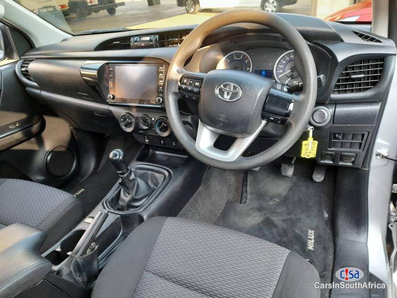 Toyota Hilux 2.4 / Whatsapp Call 068 346 6875 Manual 2018 in North West