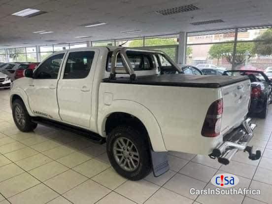 Toyota Hilux Legend 45 3.0 D-4D Manual 2015 - image 3