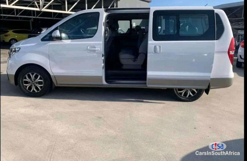 Hyundai H-1 2.5VGTi Bus Elite Automatic 2019