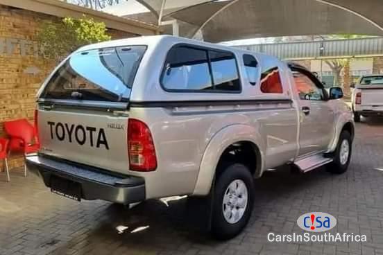 Picture of Toyota Hilux 2 7 0671651564 Manual 2005 in Limpopo