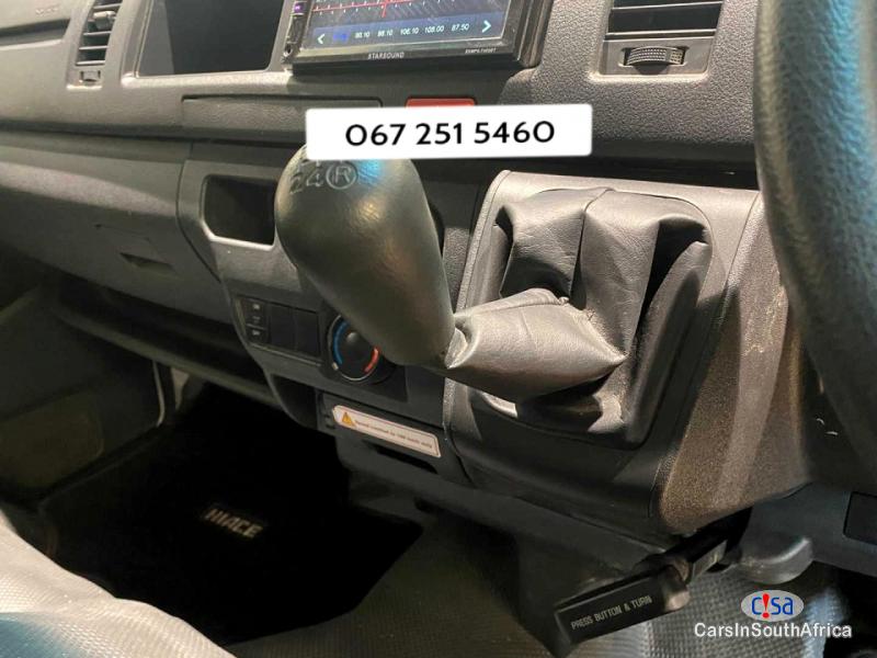 Toyota Quantum 2.5 D-4D Sesfikile 067 251 5460 Manual 2022 - image 9