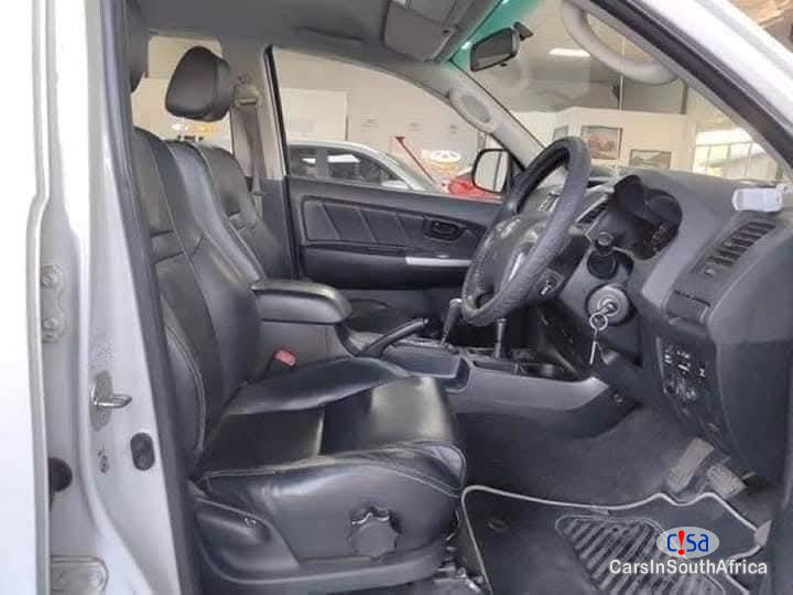 Toyota Hilux Toyota Hilux Legend 45 Contact Or WhatsApp 0665141346 Manual 2015 - image 3