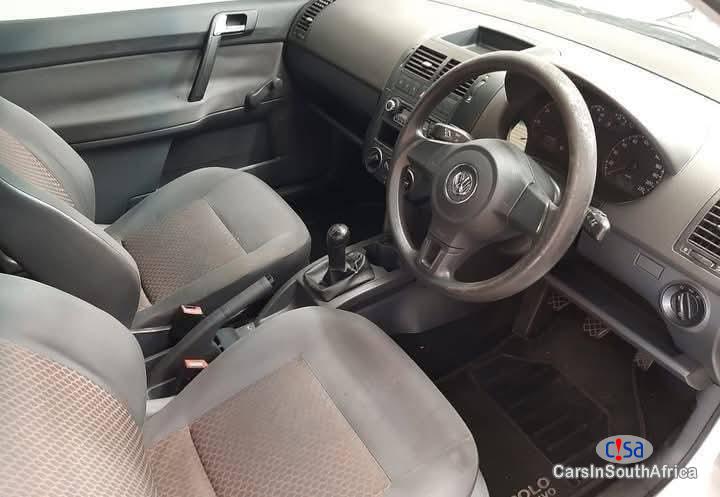 Volkswagen Polo Manual 2012 - image 6