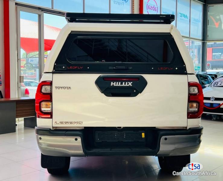 Toyota Hilux 2.8GD-6 Double Cab Legend Automatic 2022 - image 4