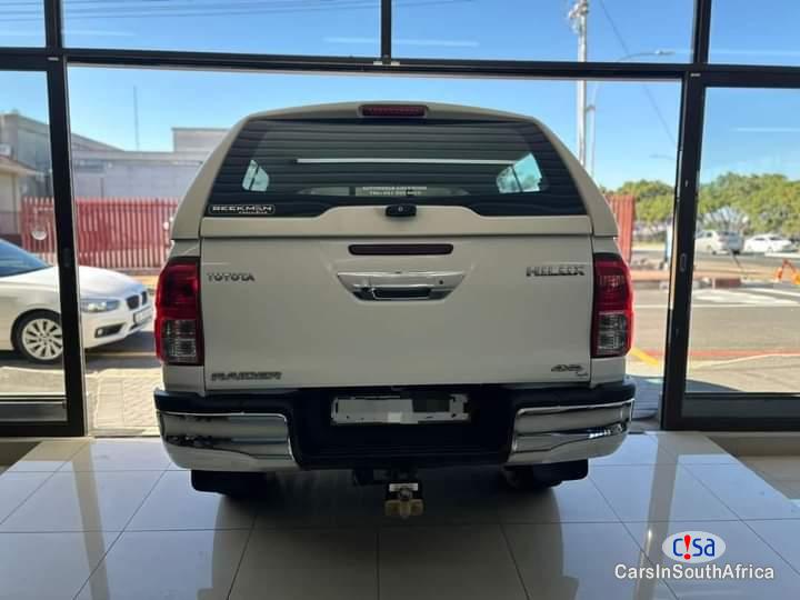 Toyota Hilux 2.8GD Automatic 2016 - image 4