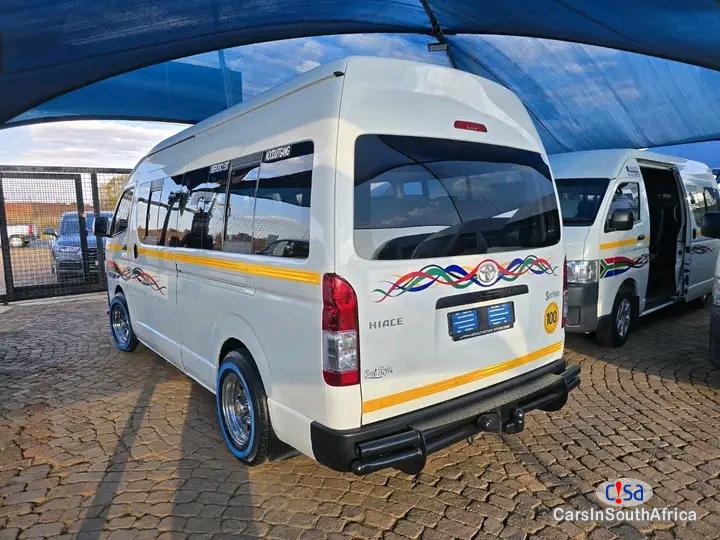 Toyota Quantum 2.5 D-4D Sesfikile 16-Seat Manual 2022 - image 2