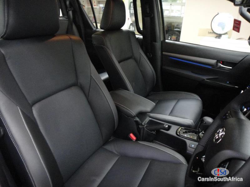 Toyota Hilux Manual 2023 - image 7