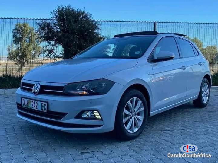 Volkswagen Polo 1.0TSl Automatic 2018 - image 2