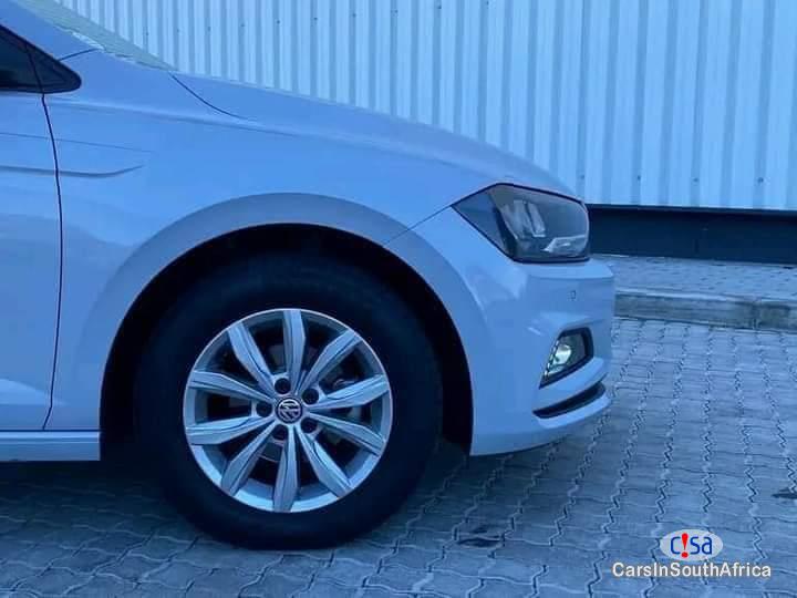 Volkswagen Polo 1.0TSl Automatic 2018 - image 5
