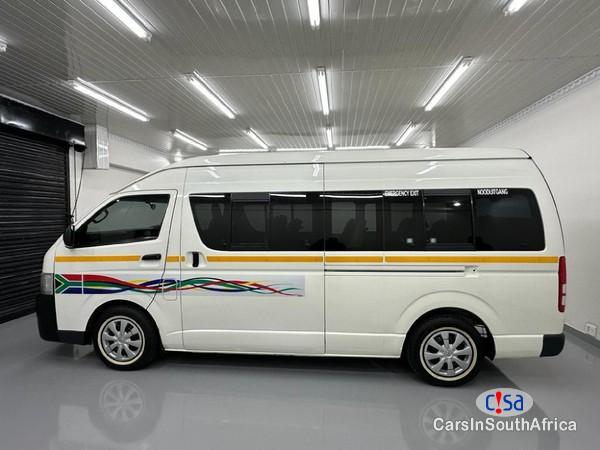 Toyota Quantum 2.5 Manual 2021 - image 2