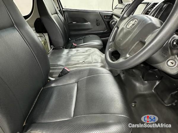 Toyota Quantum 2.5 Manual 2021 - image 4