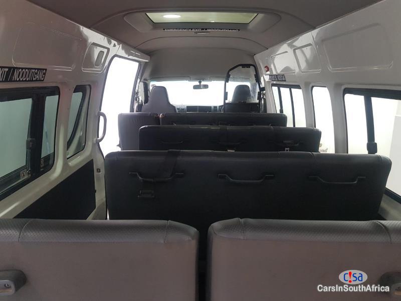 Toyota Quantum 2.5D-4D 16 Workhorse+27 78 321 4168 Manual 2019 - image 4