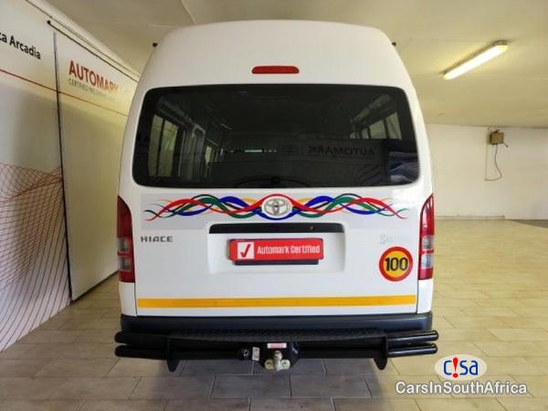 Toyota Quantum 2.5 Manual 2018 - image 2