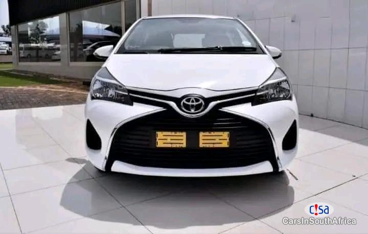 Toyota Yaris Manual 2016 - image 2