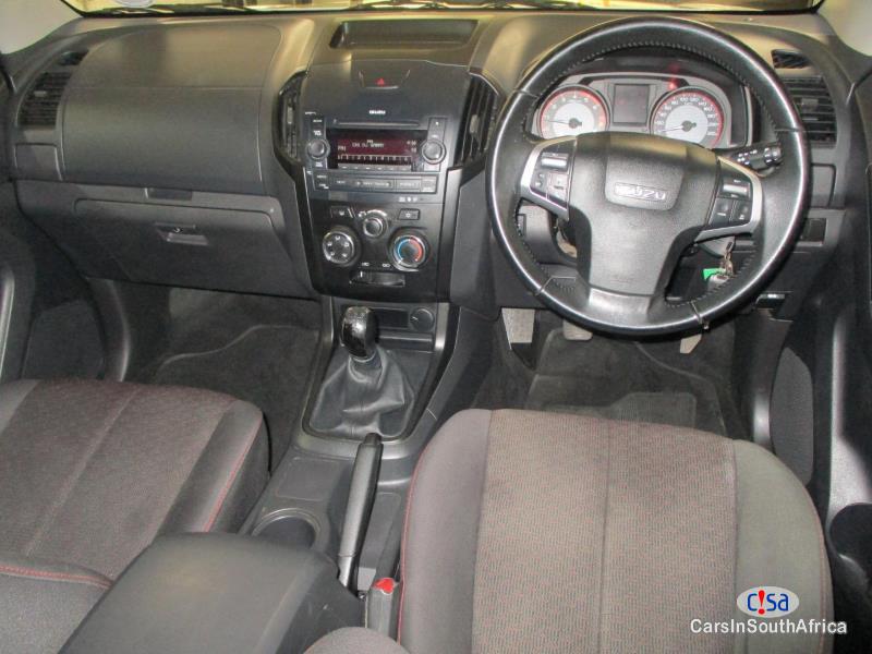 Isuzu KB250 2.5DTek 0679505805 Manual 2017 - image 9