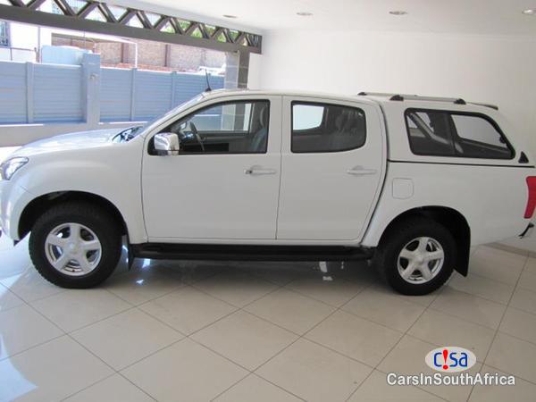 Isuzu KB300 Manual 2015 - image 10