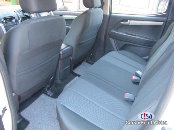 Isuzu KB300 Manual 2015 - image 14