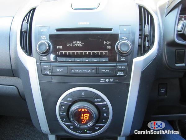 Isuzu KB300 Manual 2015 - image 18