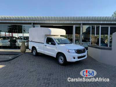 Pictures of Toyota Hilux 2.5 D-4d Manual 2015