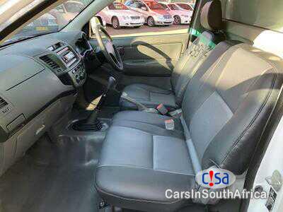 Toyota Hilux 2.5 D-4d Manual 2015 - image 6