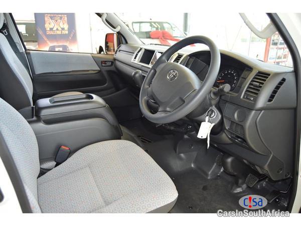 Toyota Quantum Manual 2015 - image 2