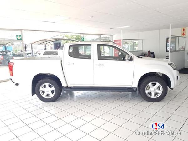 Isuzu KB300 Manual 2015 - image 3
