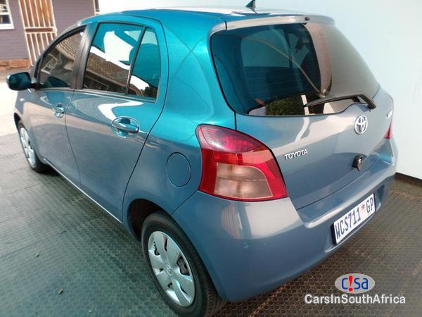 Toyota Yaris Manual 2013 - image 4