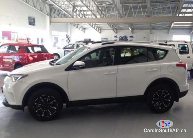Toyota RAV-4 Automatic 2013 - image 2