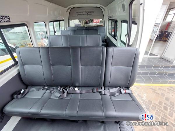 Toyota Quantum 2.5 D-4D Sesfikile 16-Seat Manual 2022 - image 3