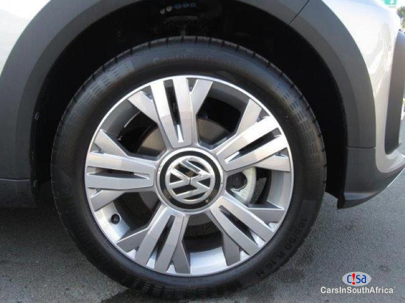 Volkswagen 1.0 Manual 2019 - image 10
