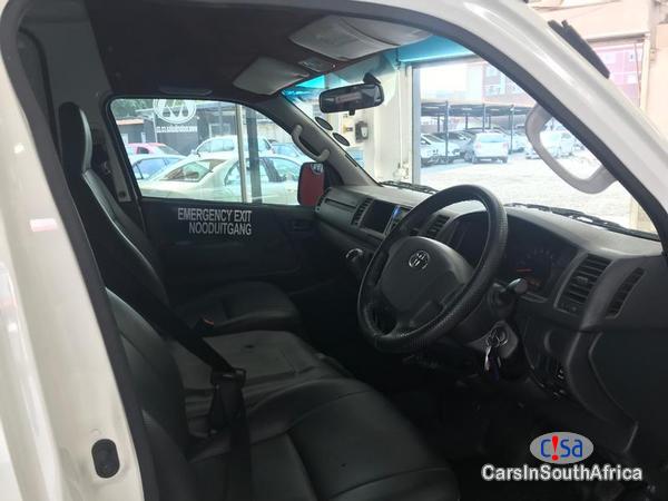 Toyota Quantum 2.5 Manual 2016 - image 4