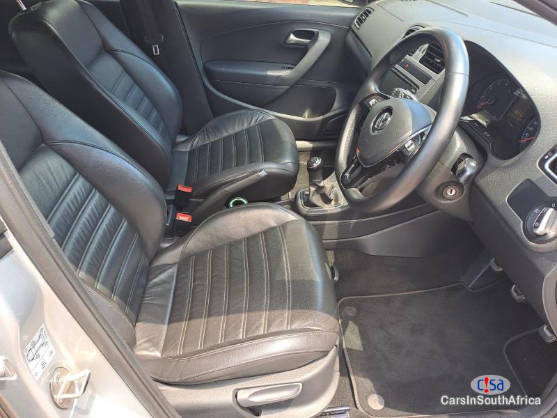 Volkswagen Polo Vivo Hatch 1.0 TSI GT Manual 2017 - image 3