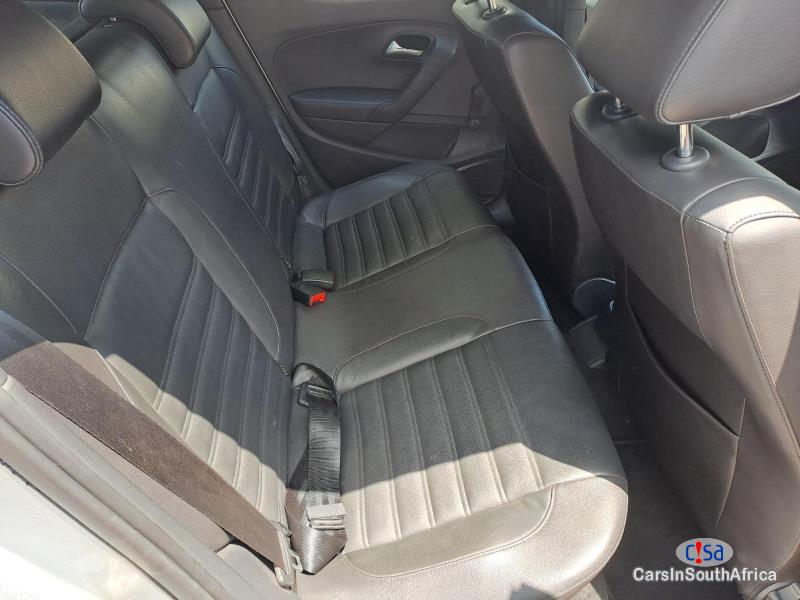 Volkswagen Polo Vivo Hatch 1.0 TSI GT Manual 2017 - image 4