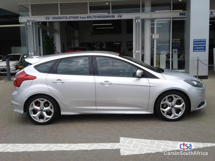 Ford Focus Manual 2013 - image 2