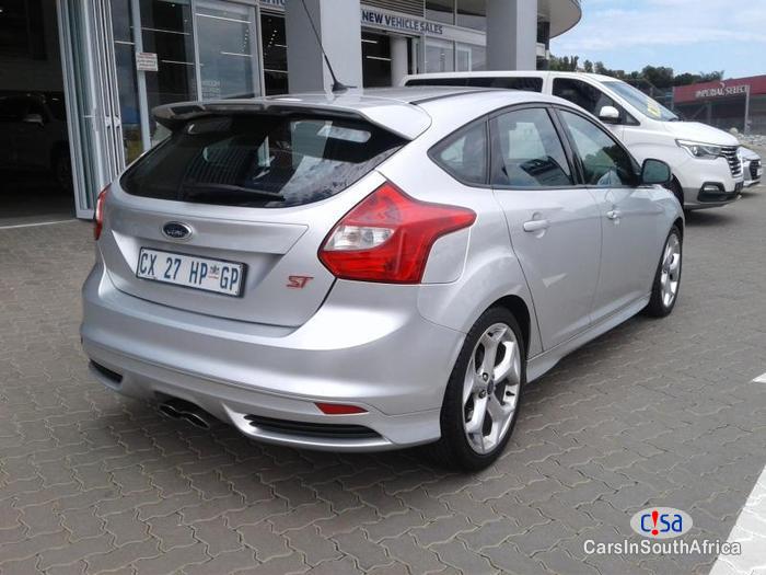 Ford Focus Manual 2013 - image 3