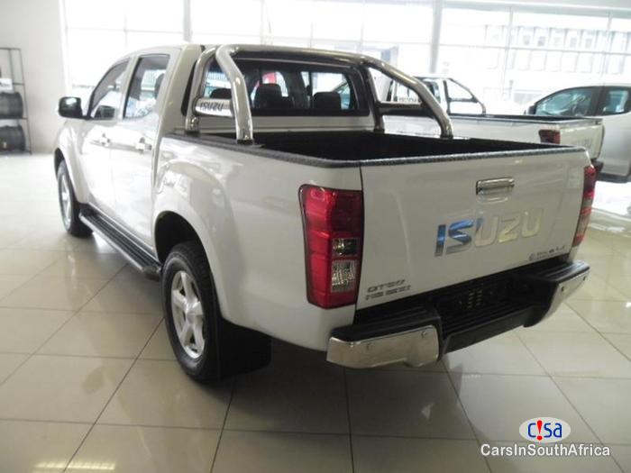 Isuzu KB300 Automatic 2015 in South Africa