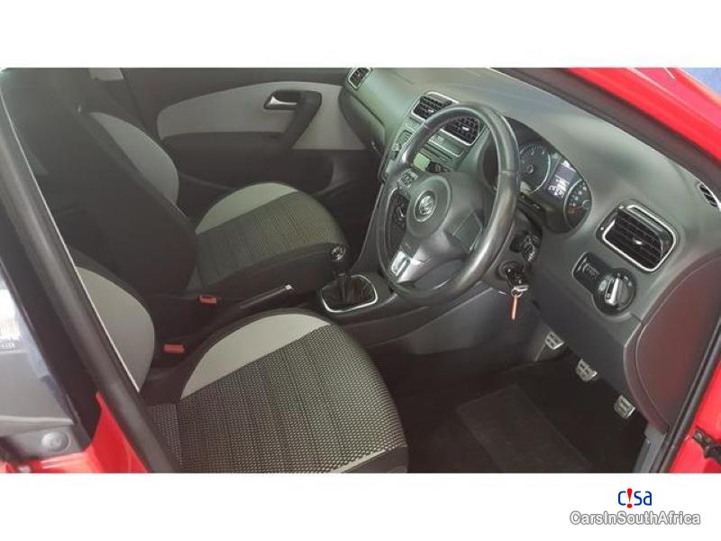 Volkswagen Polo 1.4 Manual 2010 - image 2