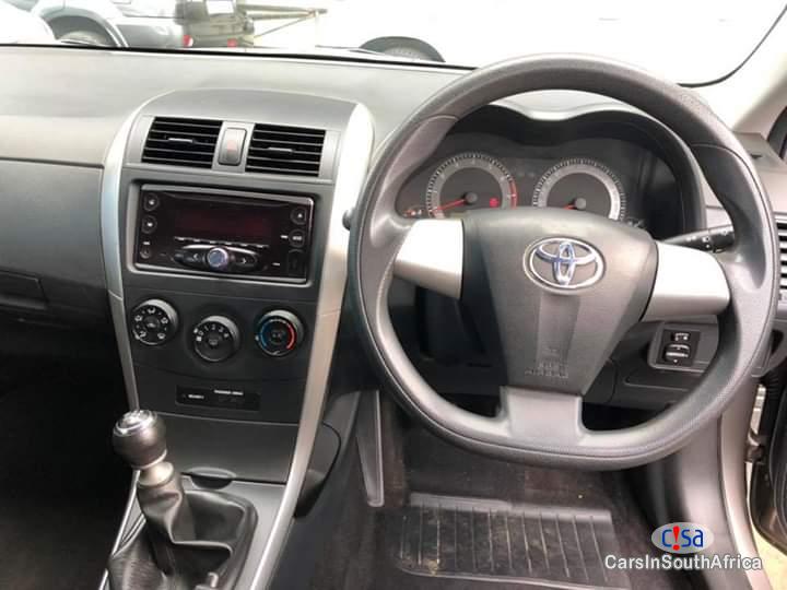 Toyota Corolla 1500 Manual 2016 - image 3