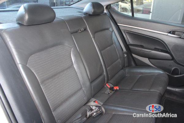 Hyundai Elantra 1.6 Executive 5-DR Manual 2019 - image 3