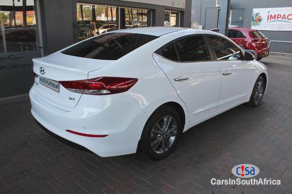 Hyundai Elantra 1.6 Executive 5-DR Manual 2019 - image 5