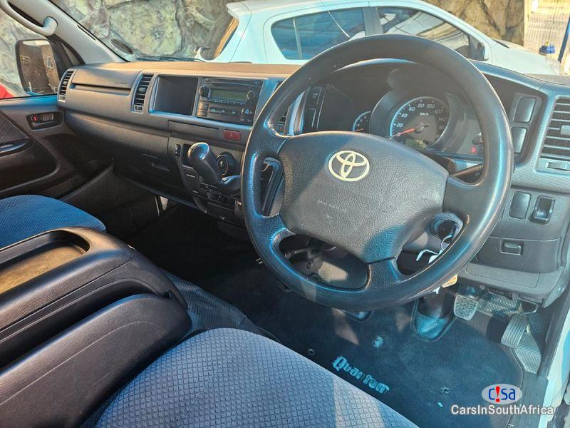 Toyota Quantum GL 2.5 D-4D Manual 10-Seats Manual 2012 - image 5