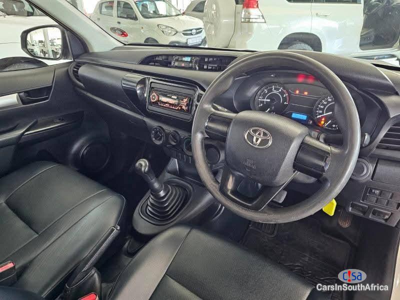 Toyota Hilux Manual 2022 - image 12