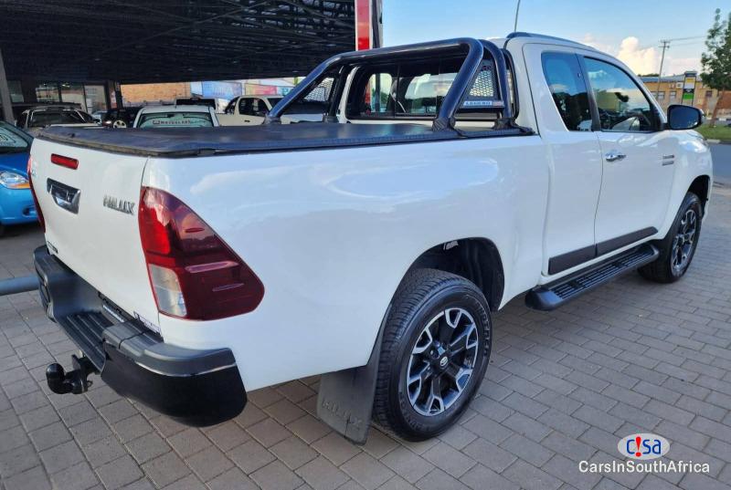 Toyota Hilux 2.8 GD-6 RB Legend-50 E/Cab Automatic 2020 - image 2