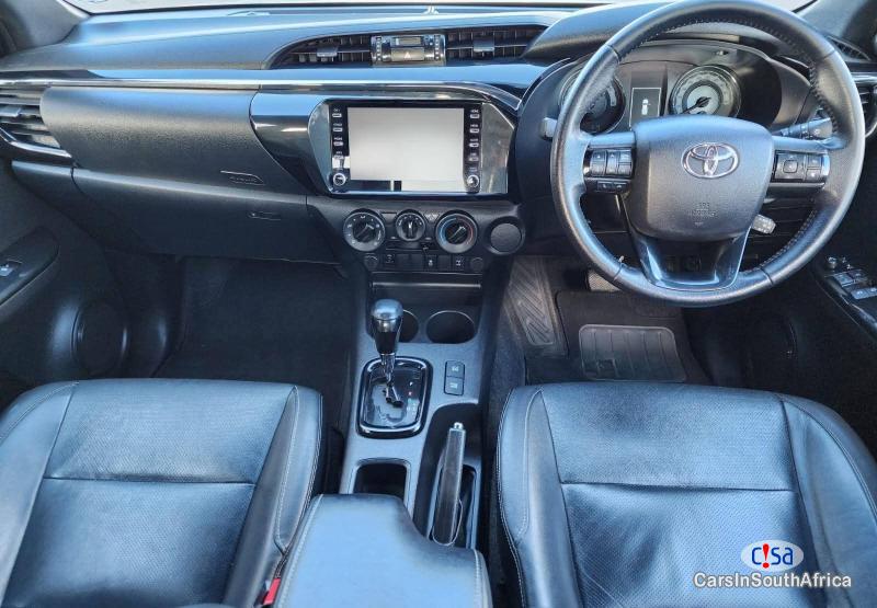 Toyota Hilux 2.8 GD-6 RB Legend-50 E/Cab Automatic 2020 - image 3