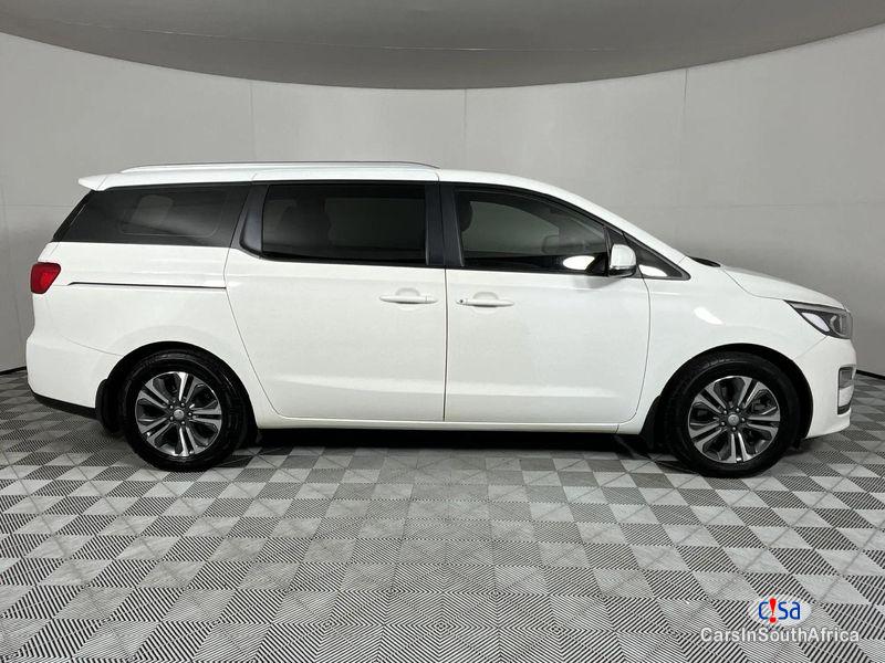Kia Sedona Automatic 2019 - image 4