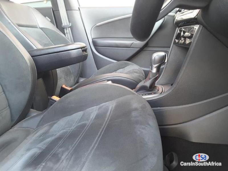 Volkswagen Polo 1.6 Manual 2017 - image 9