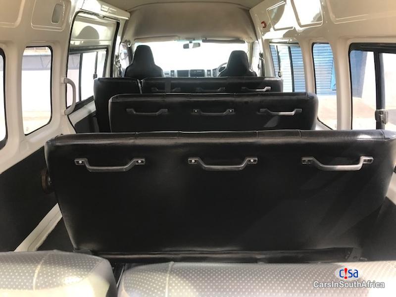 Toyota Quantum 2.5 Manual 2014 - image 9