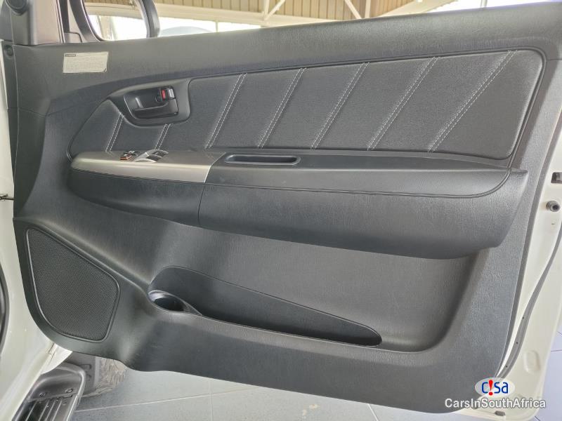 Toyota Hilux 3.0D-4D LEGEND 45 RAIDER {0817687830 Manual 2016 - image 6
